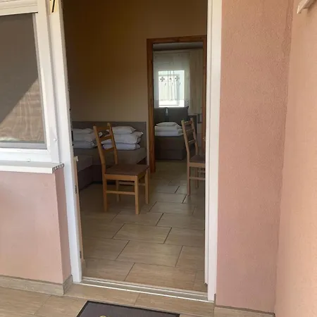 Gedeon Apartment Vir