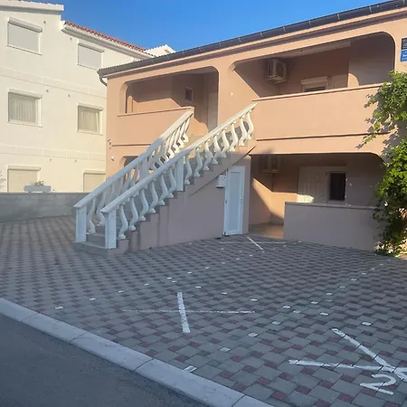 Apartment Gedeon *